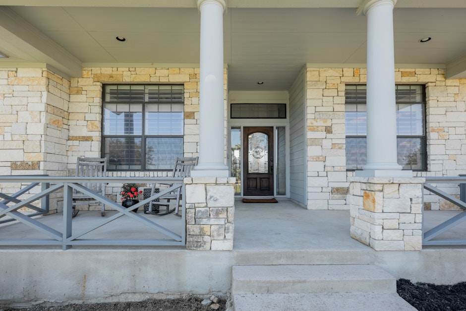 101 Stable Oaks, Liberty Hill, TX 78642, Presented by Barrett Raven